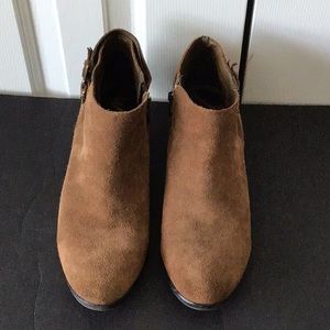 Sam Edelman Sz 9 suede boots w/ buckles